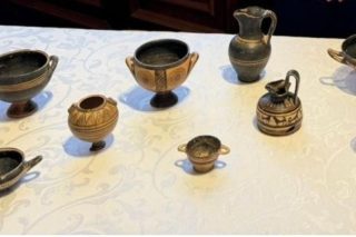 Εννιά κλεμμένοι αμφορείς επιστρέφουν στο αρχαιολογικό μουσείο του Άργους [εικόνες]